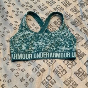 Women’s Under Armour sports bra